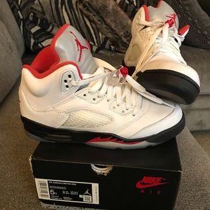 AIR JORDAN 5 RETRO